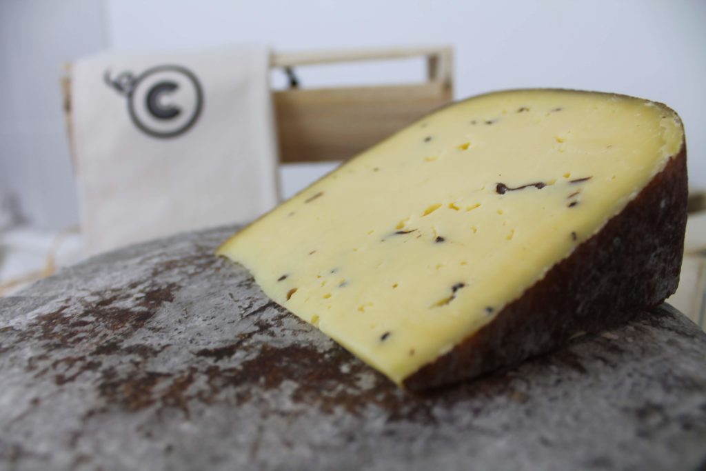 Fromagerie à Paris fromage livraison dood deliveroo epicery uber eats raclette planche